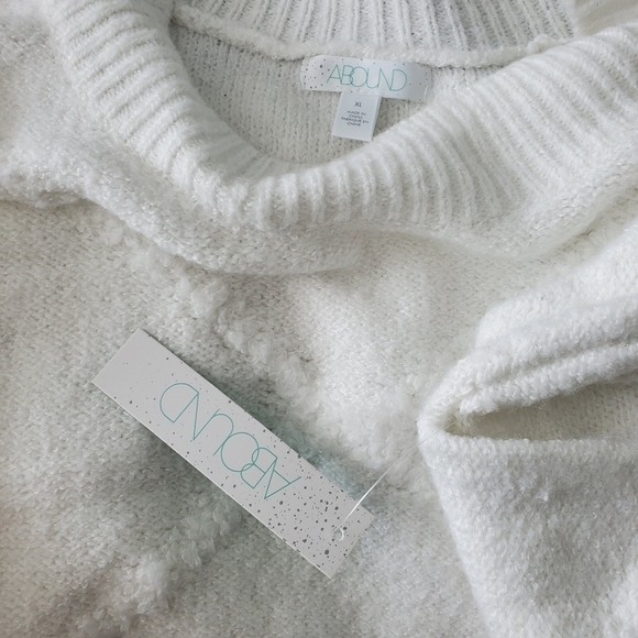 NEW Abound White Geometric Soft Sweater - Picture 5 of 5